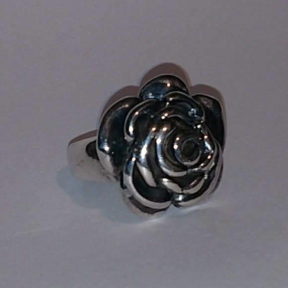 Jewelry - Beautiful rose sterling silver ring